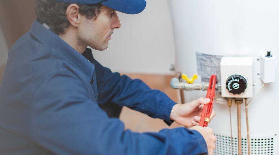 Professional best roof inspectors in Mustang, OK